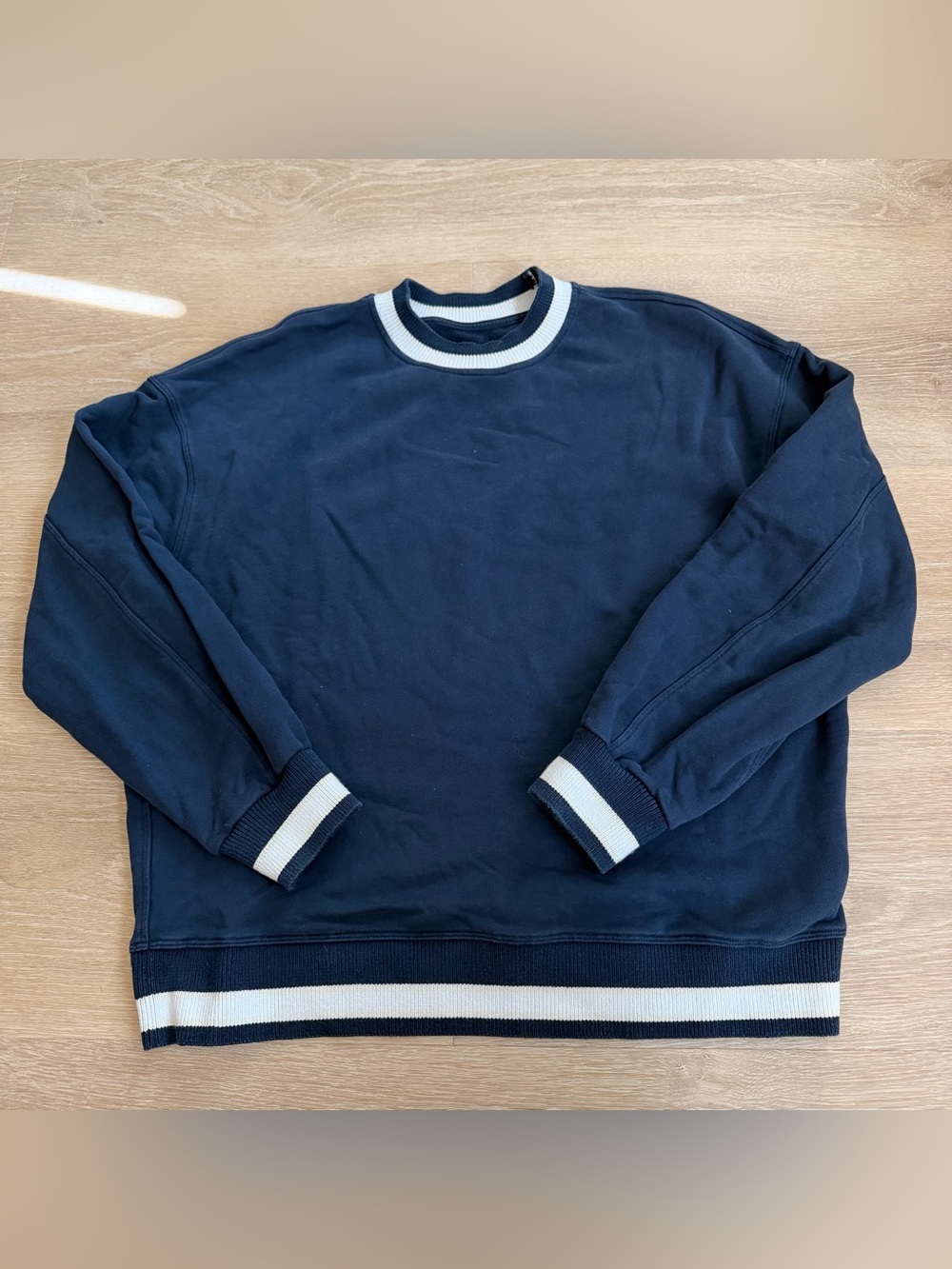 Lululemon crewneck sweatshirt
